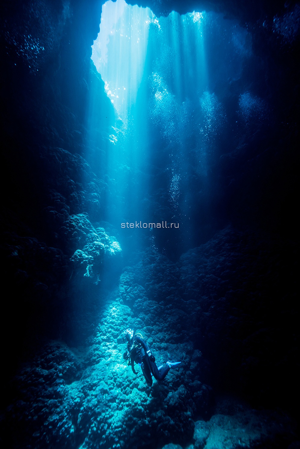 Дверь Лучи солнца в подводной пещере D_682865203 превью слайда 2
